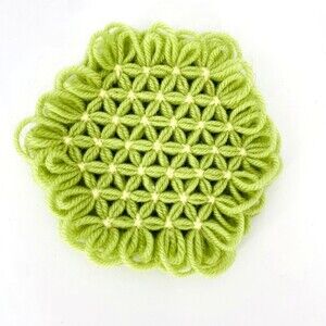 Vintage Handcrafted 5.5” Green Puffy Star Daisy Thick Crochet Potholder Trivet